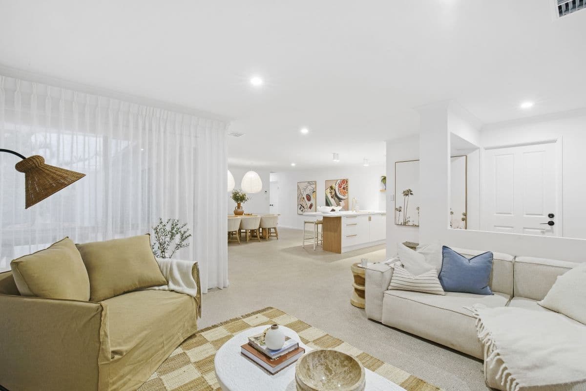 22 Gardendale Crescent, Burleigh Waters QLD 4220, Burleigh Waters - Thumbnail 3