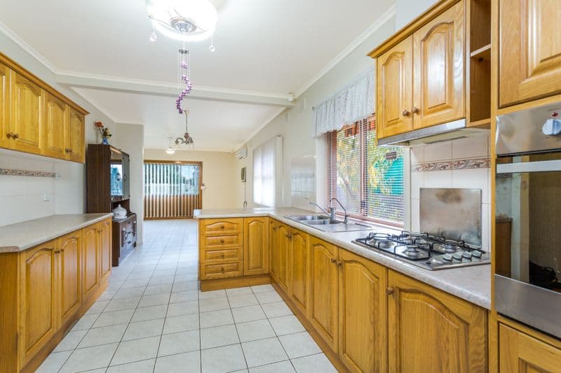 77 Hartley Road, FLINDERS PARK SA 5025, Flinders Park - Thumbnail 2