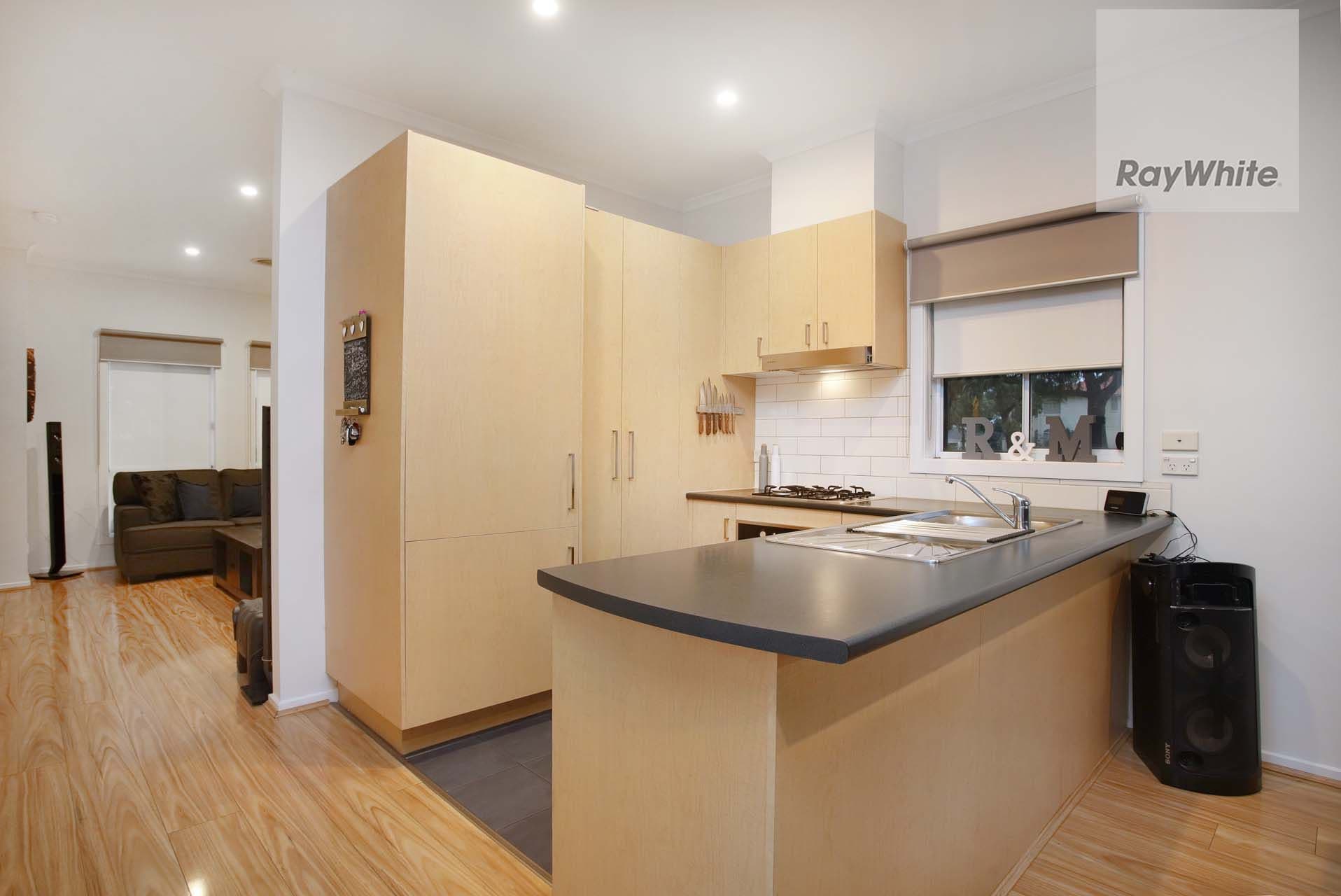 2 Balerno Circle, Gowanbrae VIC 3043, Gowanbrae - Thumbnail 5