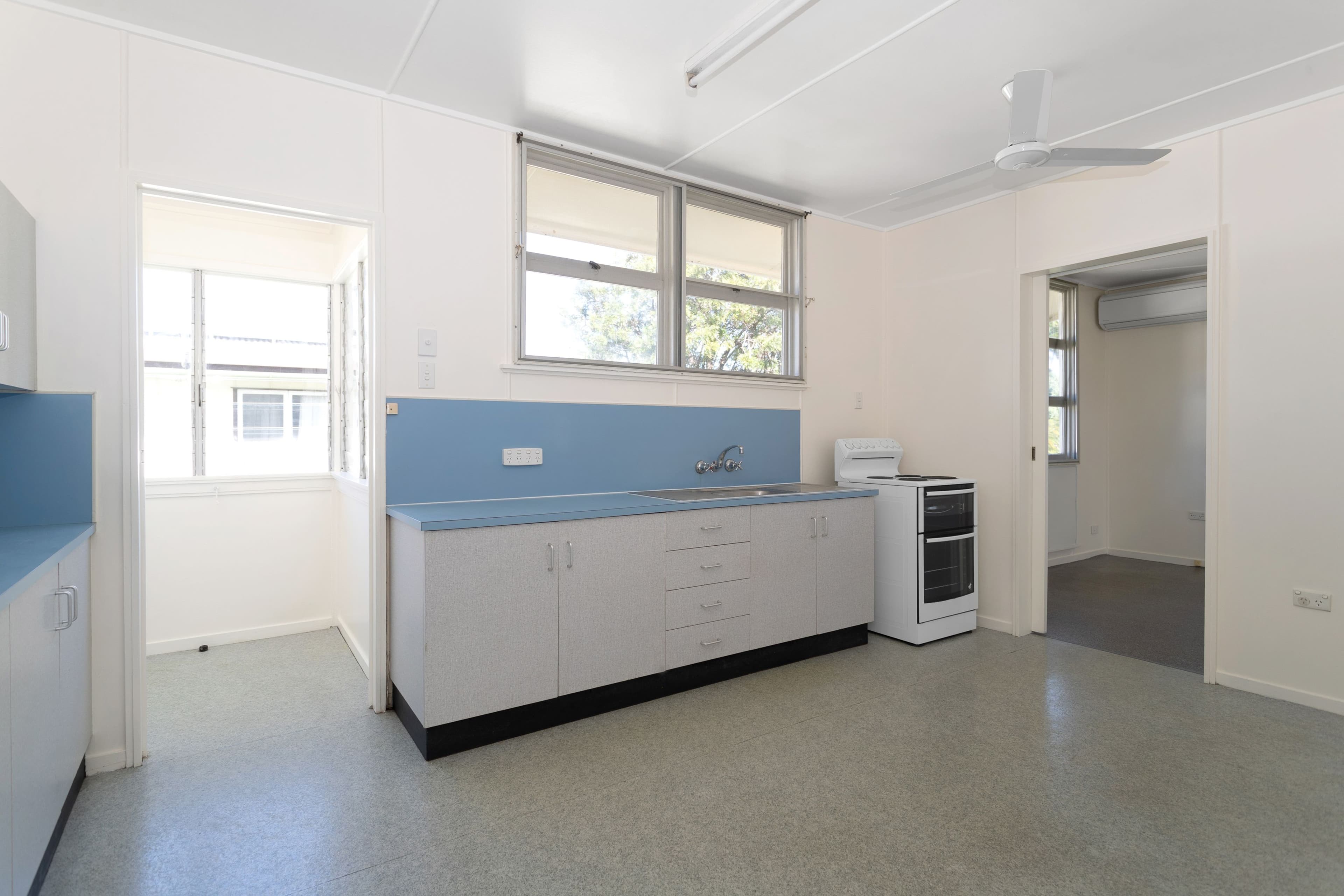 8 Robinson Street, North Mackay QLD 4740, North Mackay - Thumbnail 7