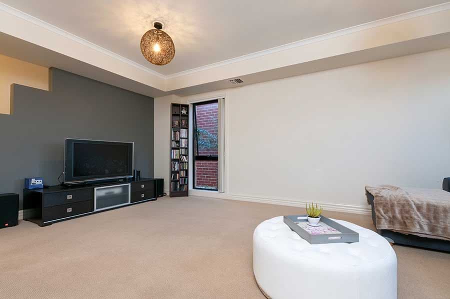 8 Point Pleasant Way, South Morang VIC 3752, South Morang - Thumbnail 3