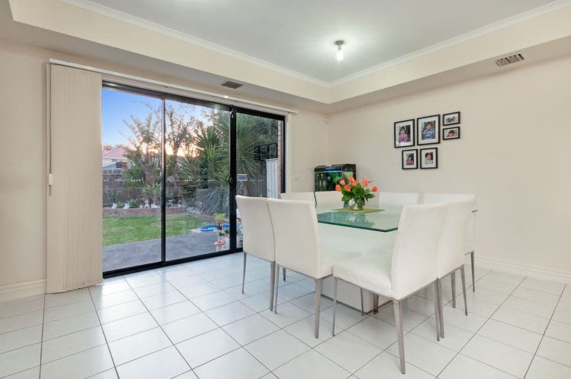 8 Point Pleasant Way, South Morang VIC 3752, South Morang - Thumbnail 7
