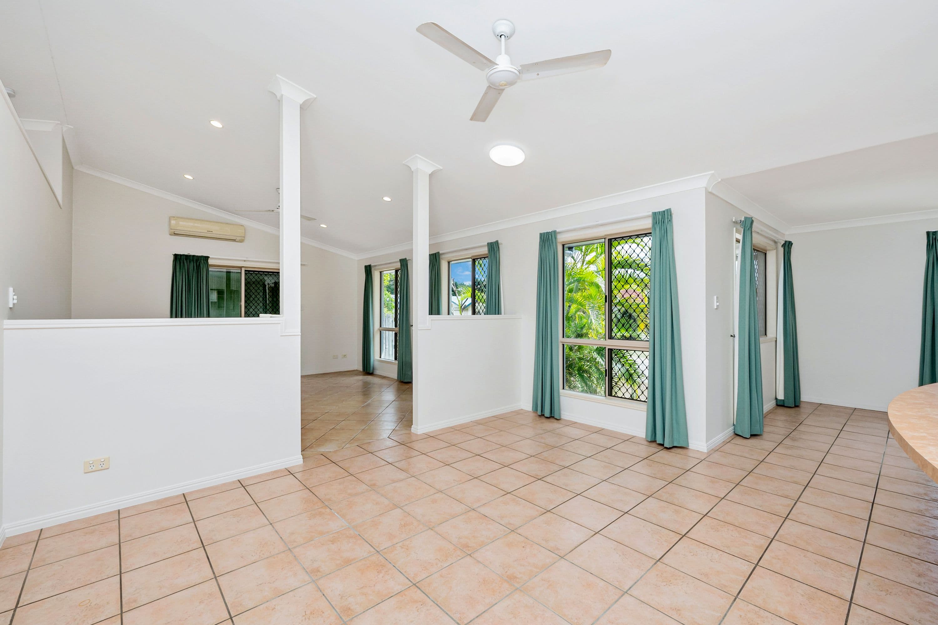 3 Columbia Way, DOUGLAS QLD 4354, Douglas - Thumbnail 2