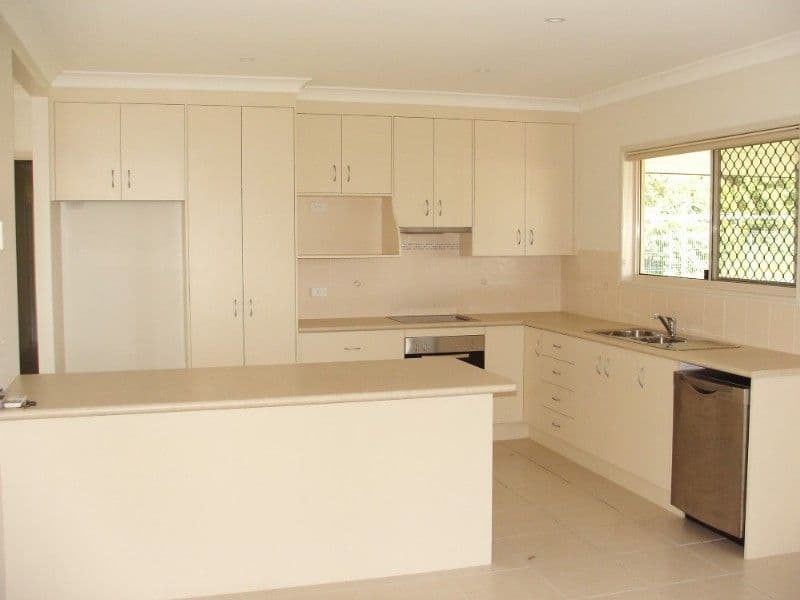36 Cypress Avenue, NORMAN GARDENS QLD 4701, Norman Gardens - Thumbnail 2
