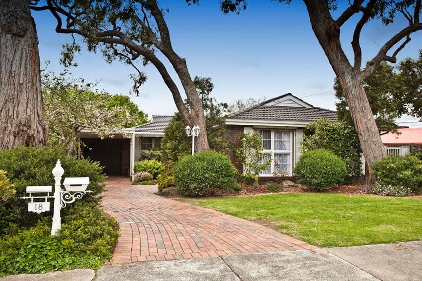 18 Gyton Avenue, GLEN WAVERLEY VIC 3150, Glen Waverley - Image 1