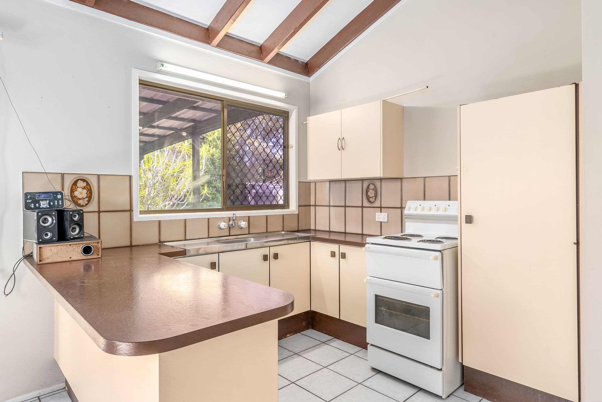 13 Claverton Drive, Deception Bay QLD 4508, Deception Bay - Thumbnail 5