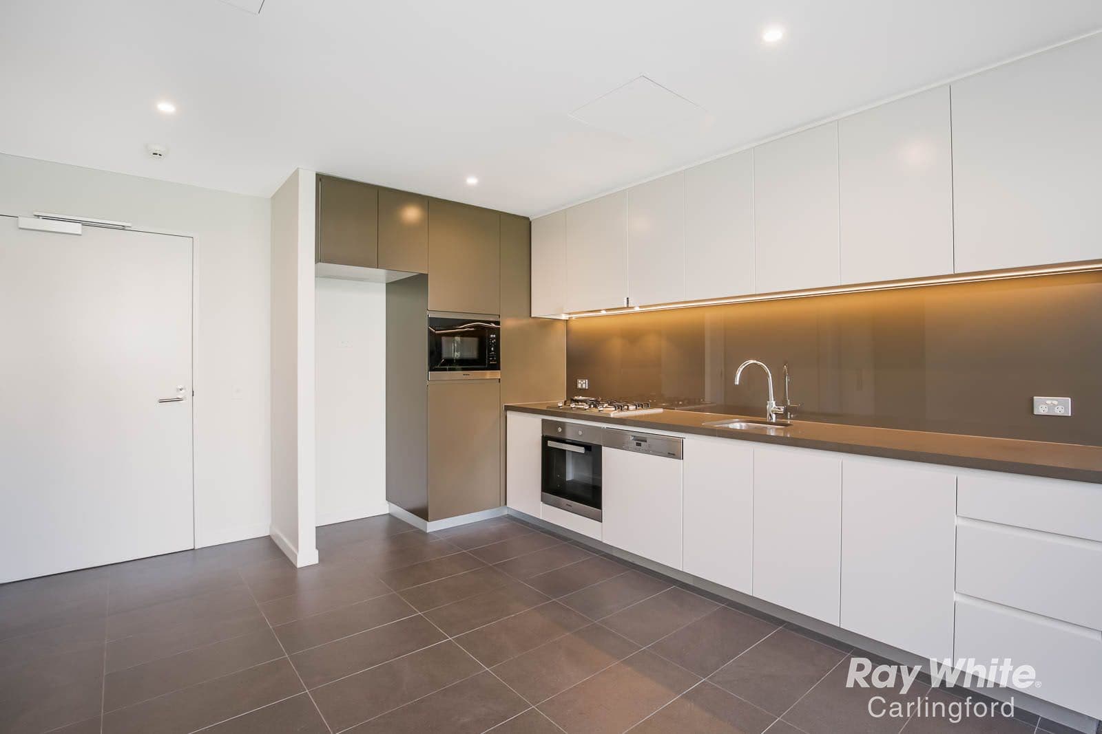 19 Minogue Crescent, Forest Lodge NSW 2037, Forest Lodge - Thumbnail 2
