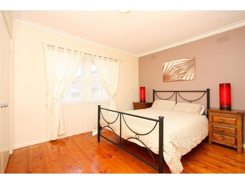 27 Dumbarton Street, RESERVOIR VIC 3073, Reservoir - Thumbnail 4