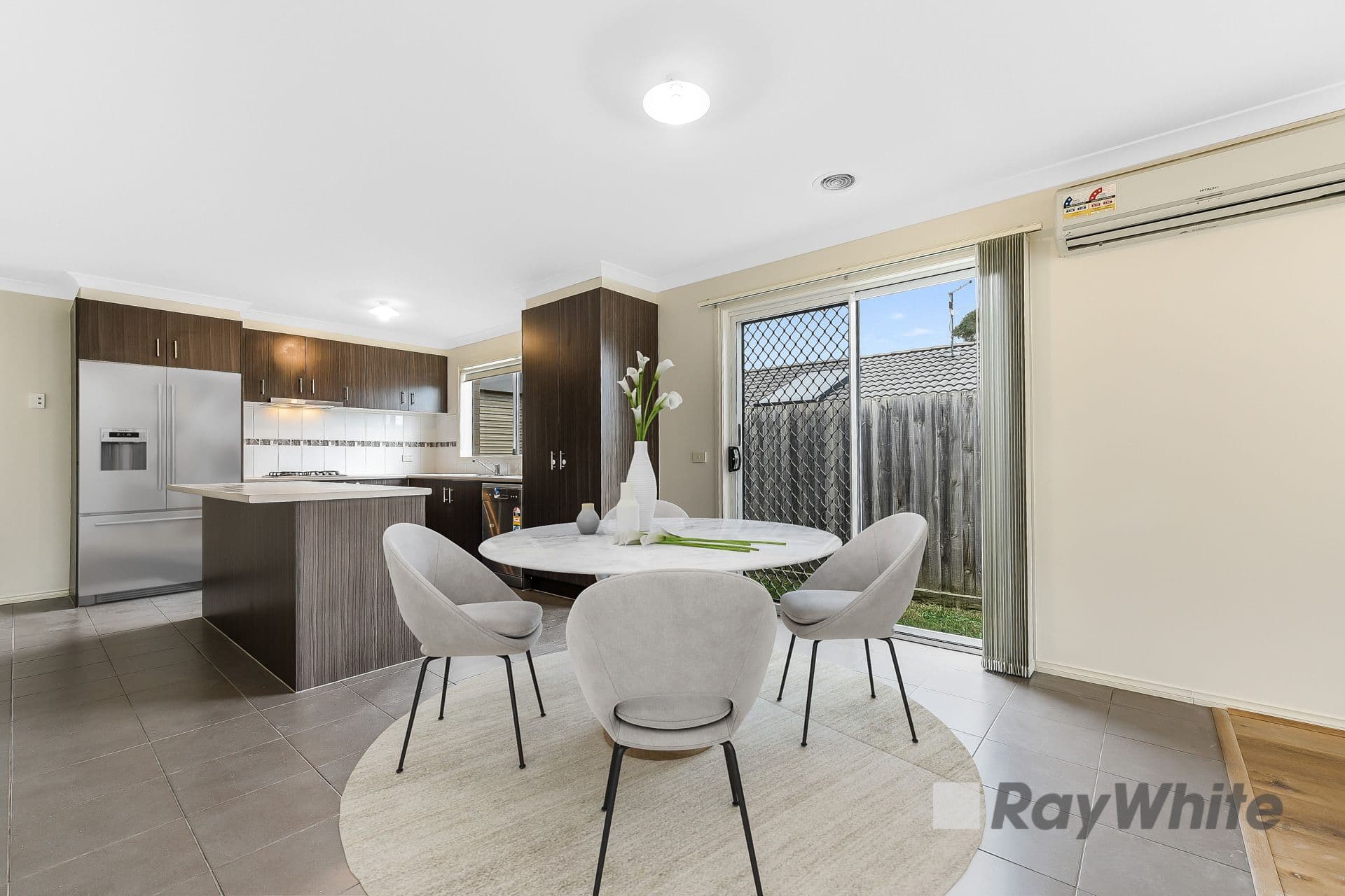 16 McClenaghan Place, Pakenham VIC 3810, Pakenham - Thumbnail 3
