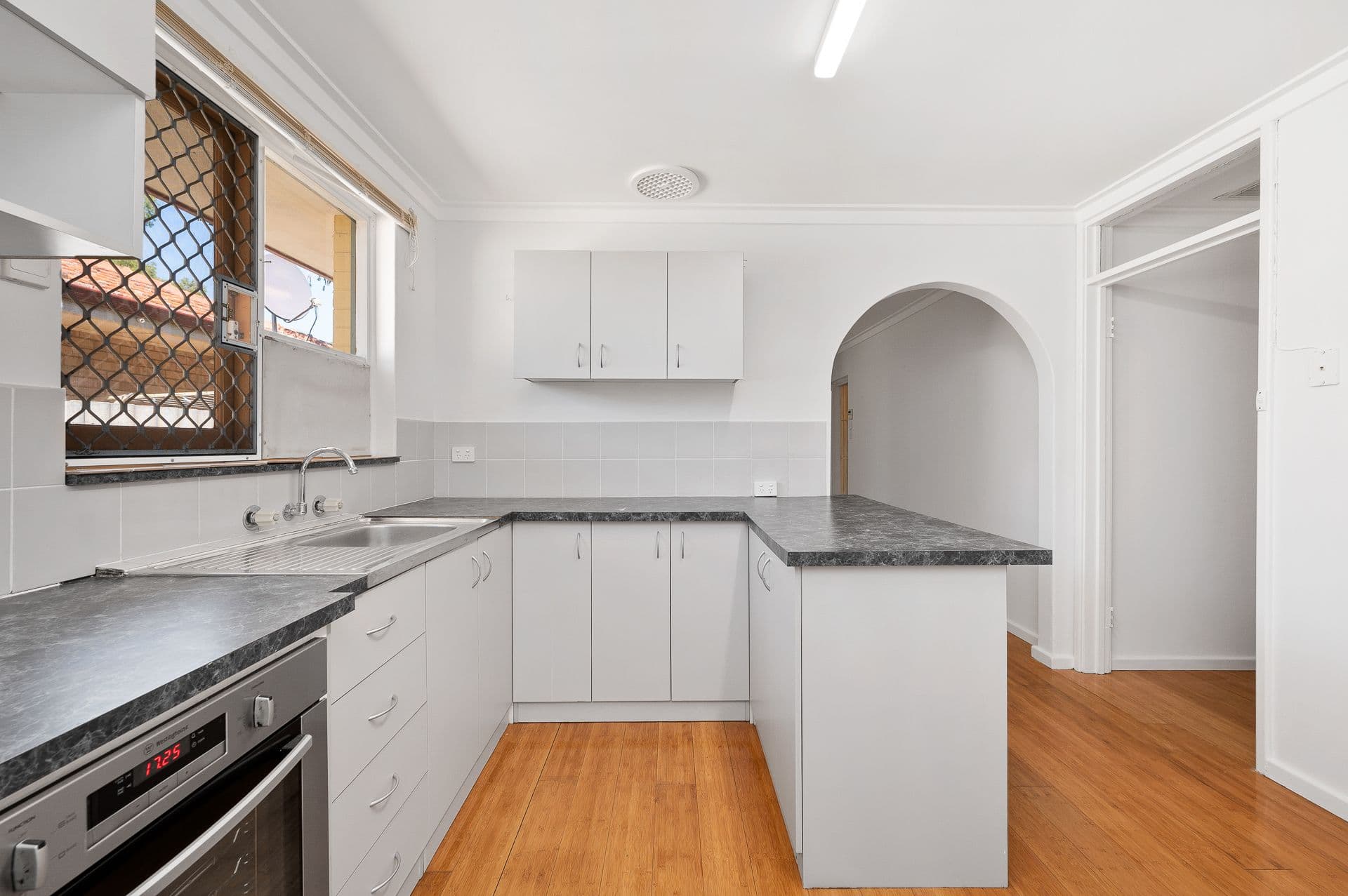 41 Hefron Way, Parmelia WA 6167, Parmelia - Thumbnail 5
