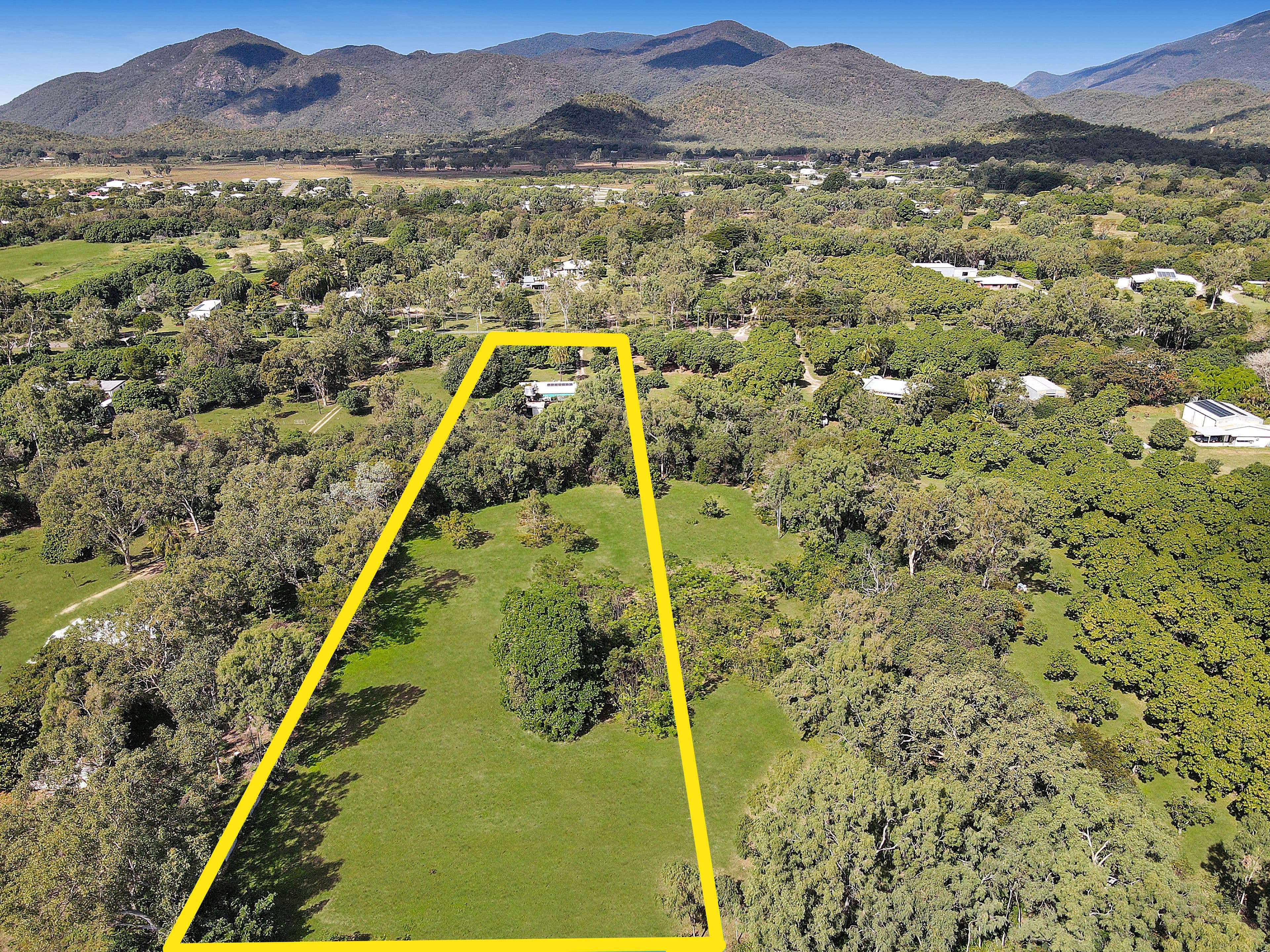 16 Alligator Creek Road, Alligator Creek QLD 4816, Alligator Creek - Thumbnail 2