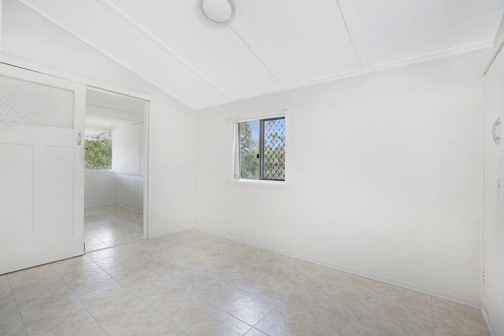 42 Abbotsleigh Street, Holland Park QLD 4121, Holland Park - Thumbnail 5