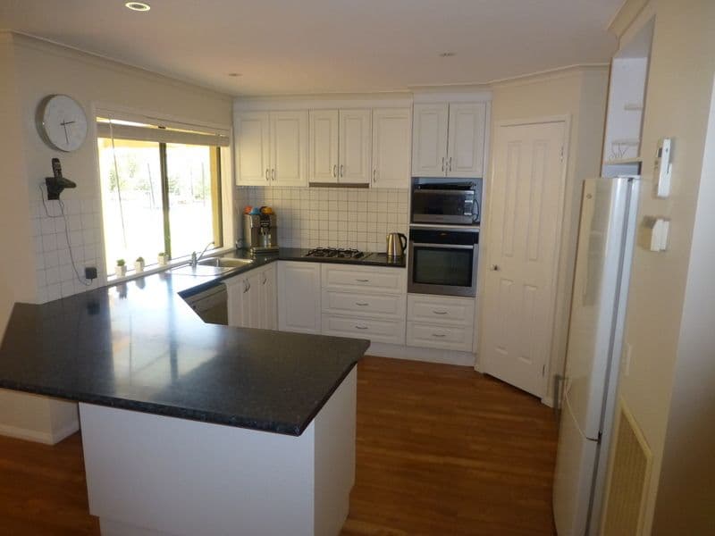 30 Village Court, Echuca VIC 3564, Echuca - Thumbnail 3
