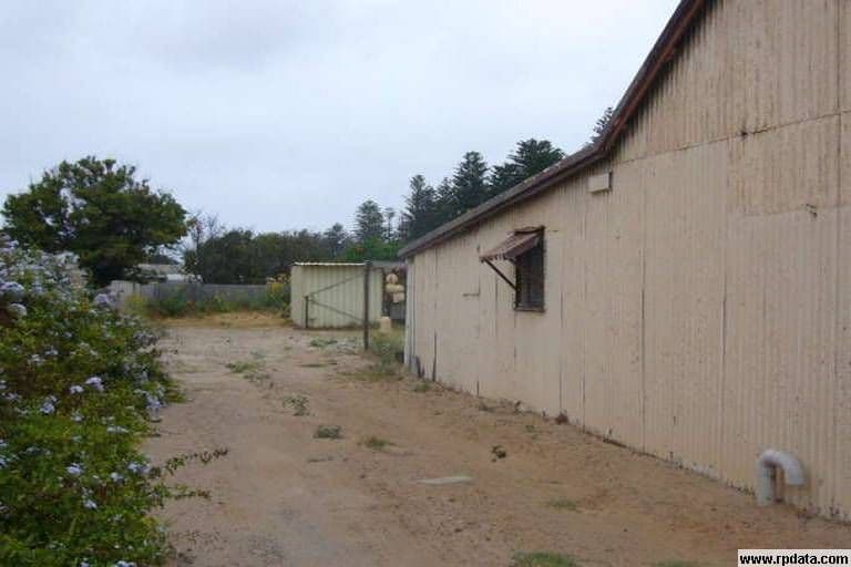 113 Augustus Street, GERALDTON WA 6530, Geraldton - Thumbnail 2