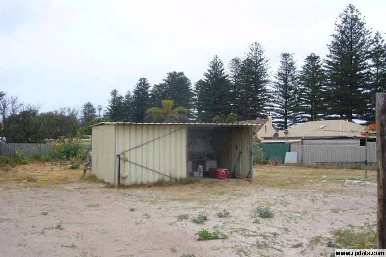 113 Augustus Street, GERALDTON WA 6530, Geraldton - Thumbnail 3