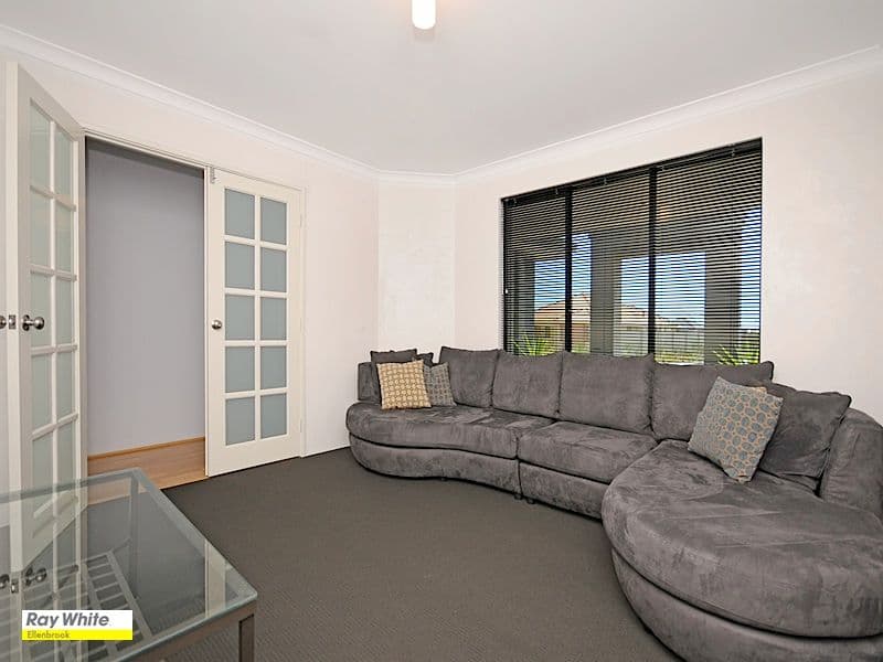 8 Guraga Terrace, ELLENBROOK WA 6069, Ellenbrook - Thumbnail 3