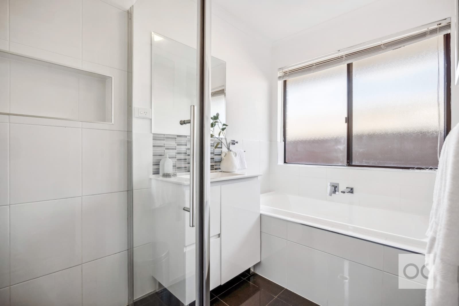 20 Smugglers Drive, Seaford Rise - Thumbnail 8