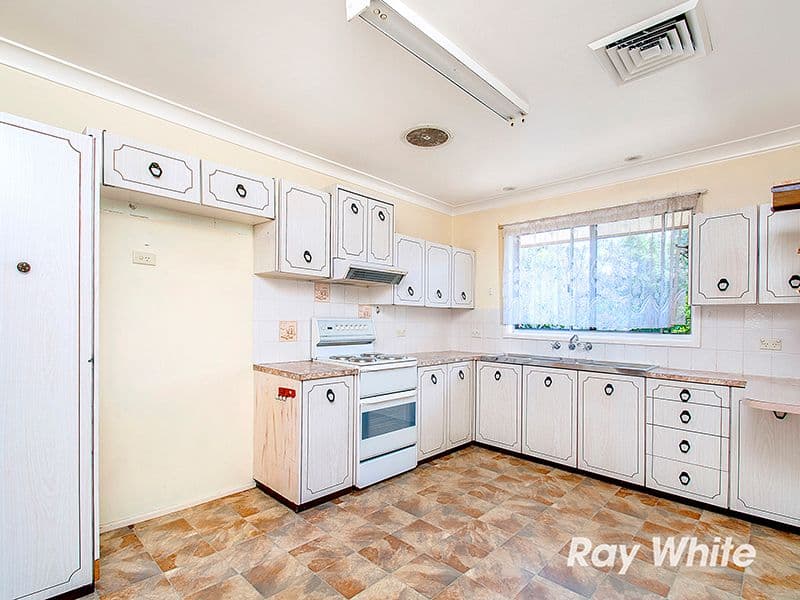13 Blackett Drive, Castle Hill - Thumbnail 3