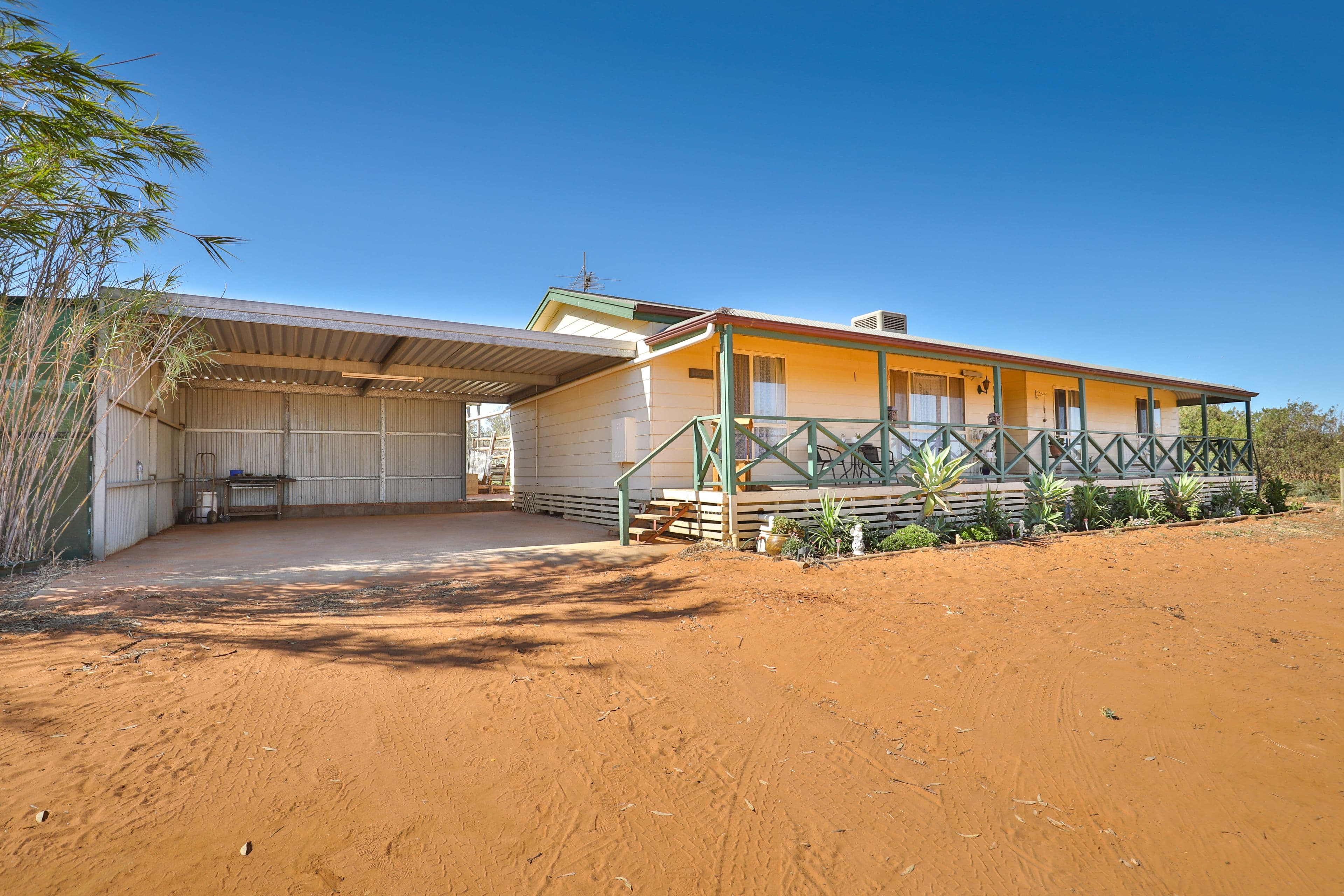 25 Kenyon Road, Red Cliffs VIC 3496, Red Cliffs - Thumbnail 2