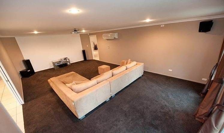 3 Cypress Avenue, NORMAN GARDENS QLD 4701, Norman Gardens - Thumbnail 2
