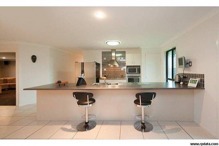 3 Cypress Avenue, NORMAN GARDENS QLD 4701, Norman Gardens - Thumbnail 3