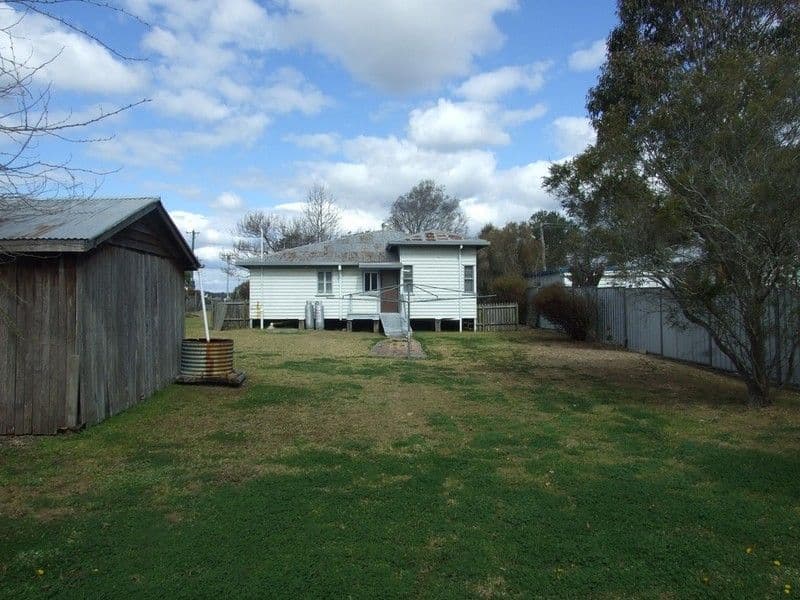 8 Sharp Street, CROWS NEST QLD 4355, Crows Nest - Thumbnail 3