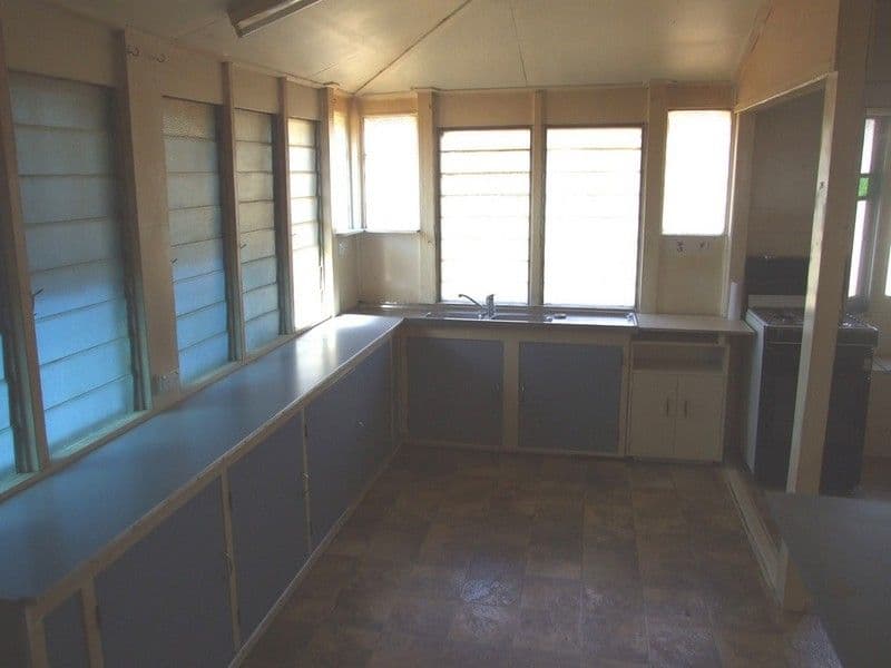 8 Sharp Street, CROWS NEST QLD 4355, Crows Nest - Thumbnail 8