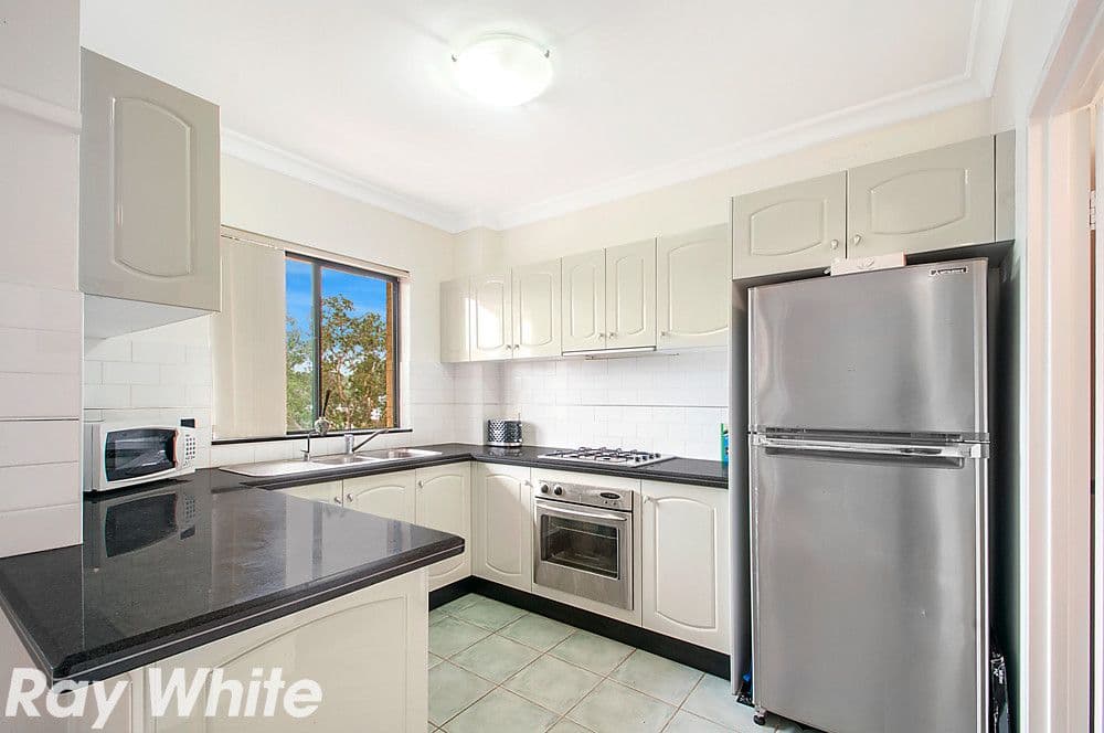 231/180 Campbell Parade, Bondi Beach - Thumbnail 2