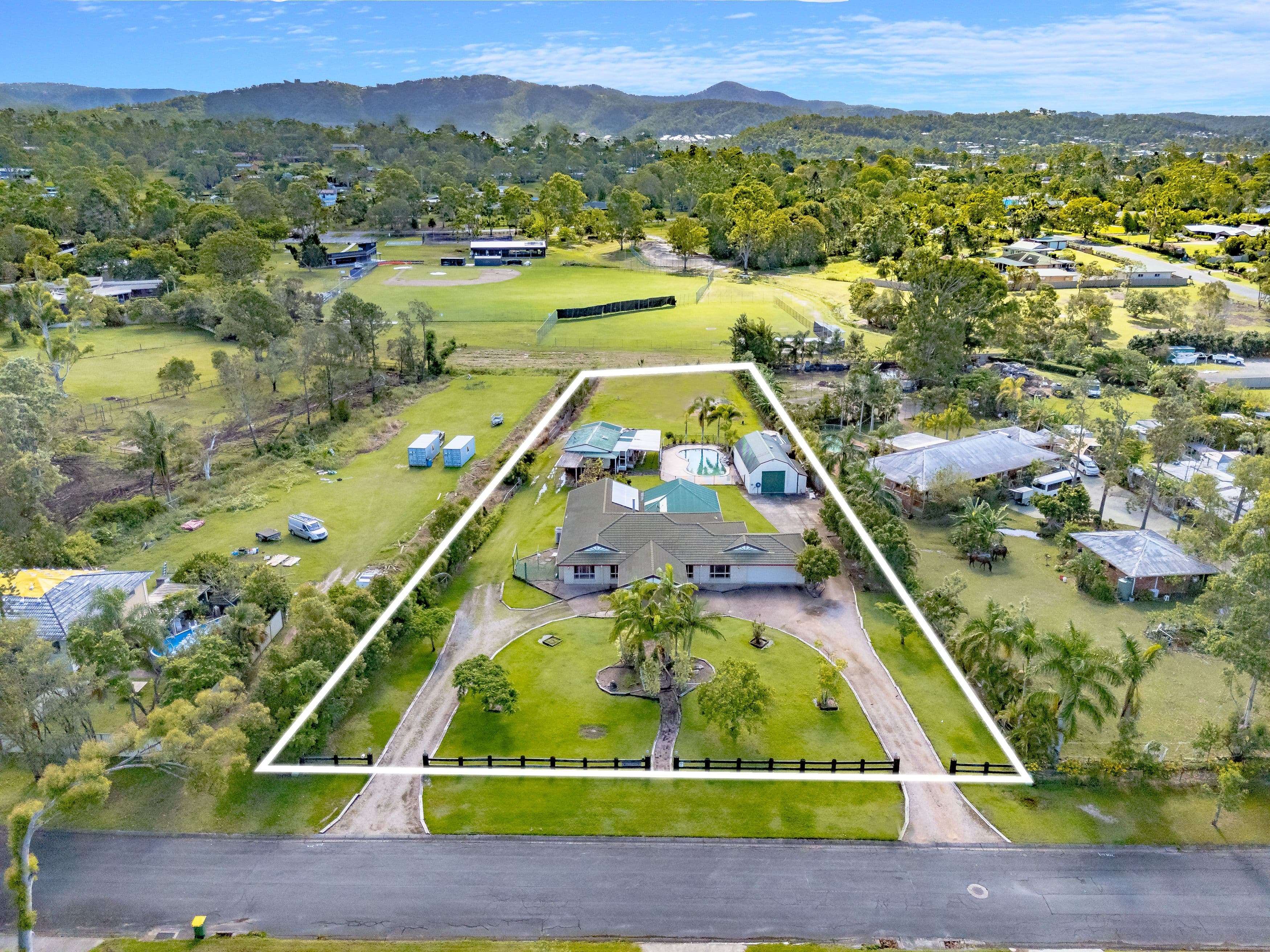 21 Oberon Way, Oxenford QLD 4210, Oxenford - Image 1