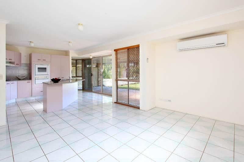 6 Castlewood Close, KENMORE HILLS QLD 4069, Kenmore Hills - Thumbnail 3