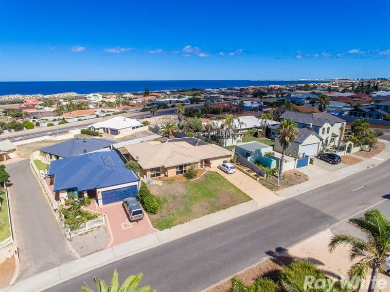 26 Seaview Boulevard, Wandina WA 6530, Wandina - Thumbnail 2