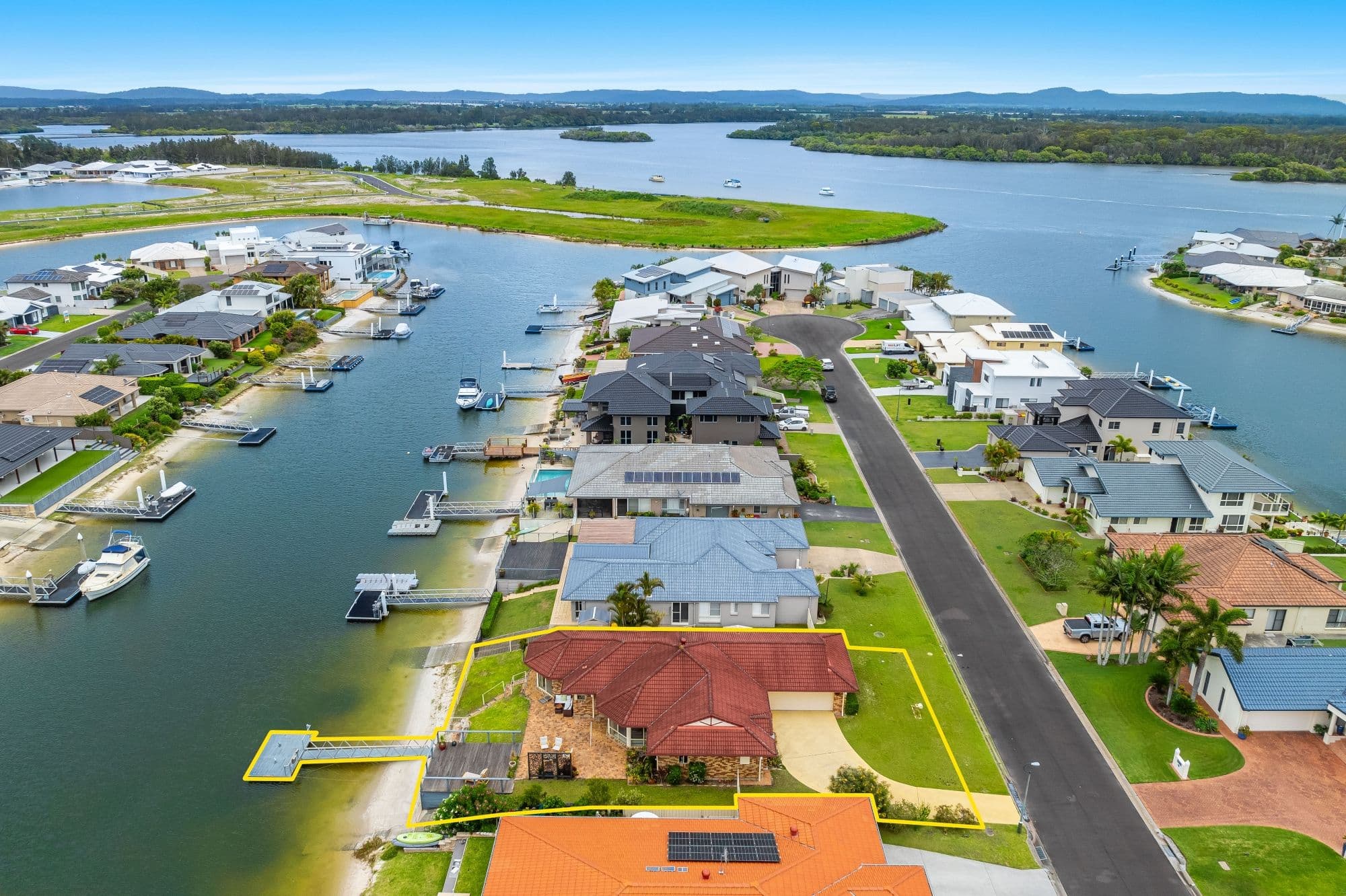 13 Barellan Avenue, Yamba NSW 2464, Yamba - Thumbnail 2