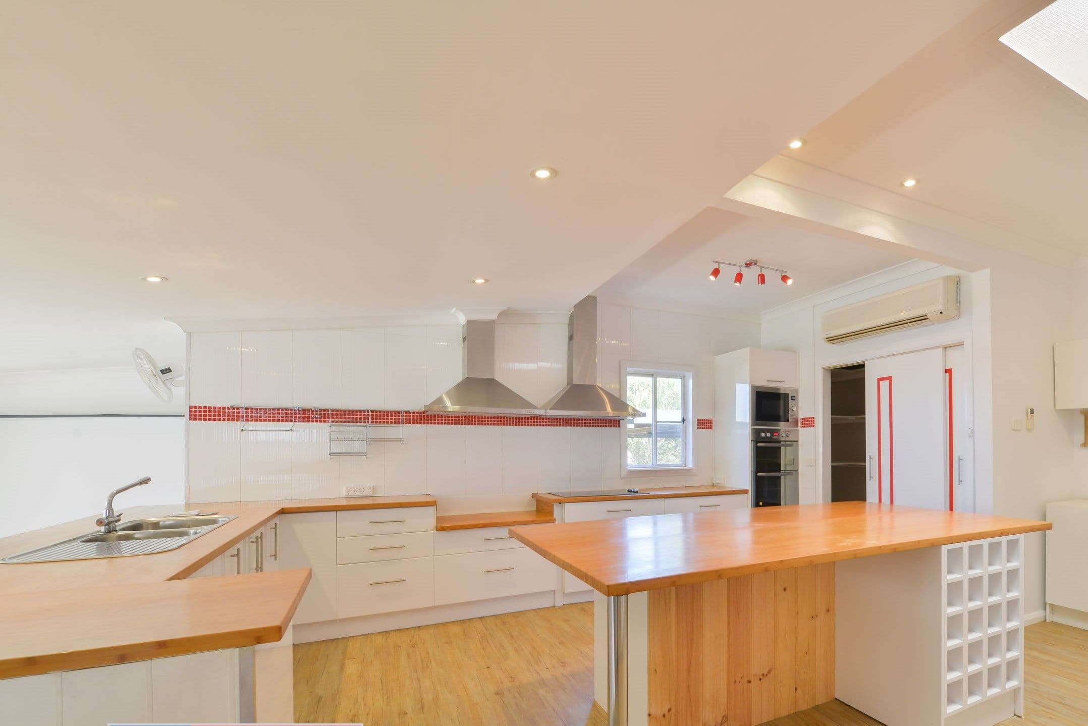 4 Swan Street, Tamworth NSW 2340, Tamworth - Thumbnail 2