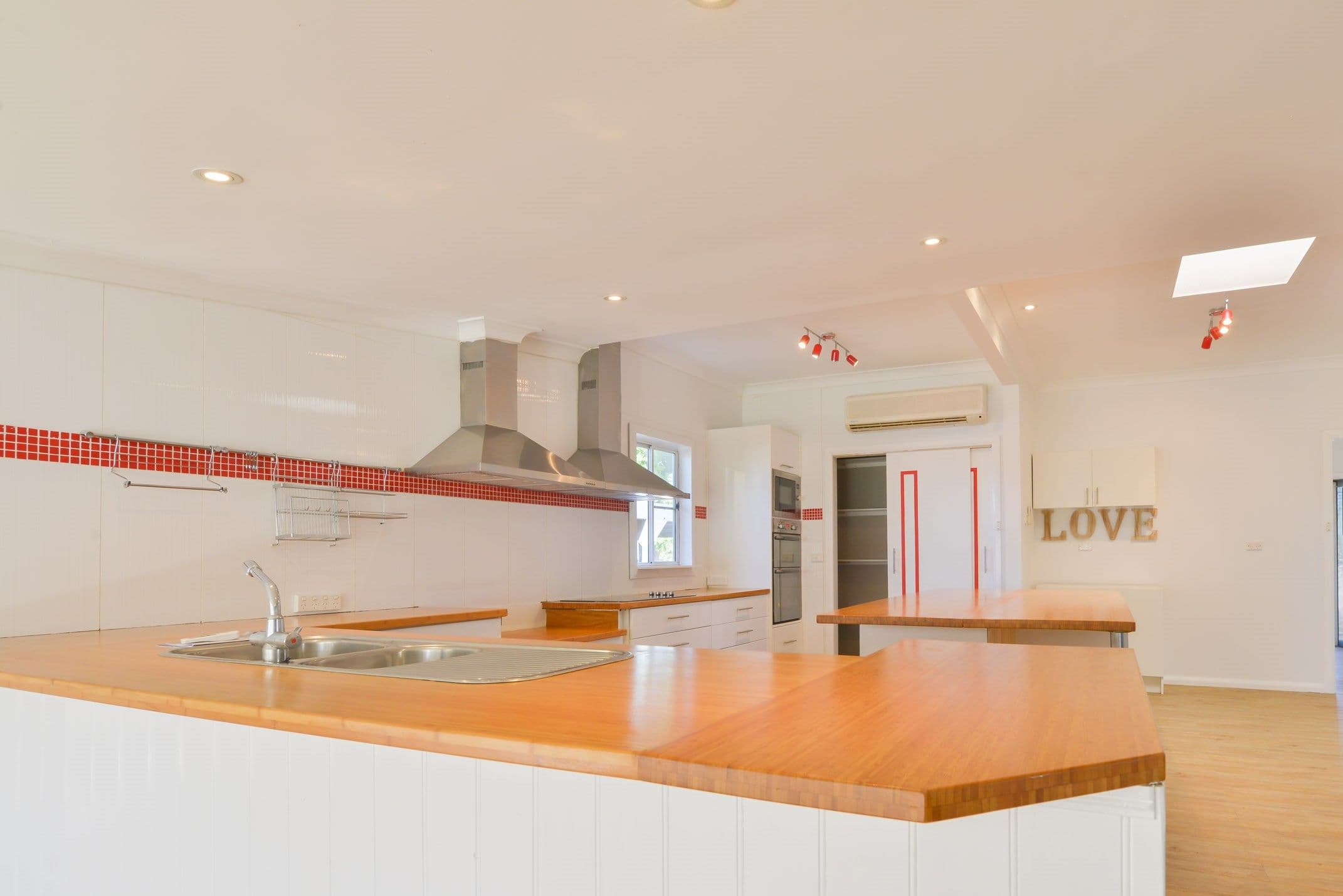 4 Swan Street, Tamworth NSW 2340, Tamworth - Thumbnail 3