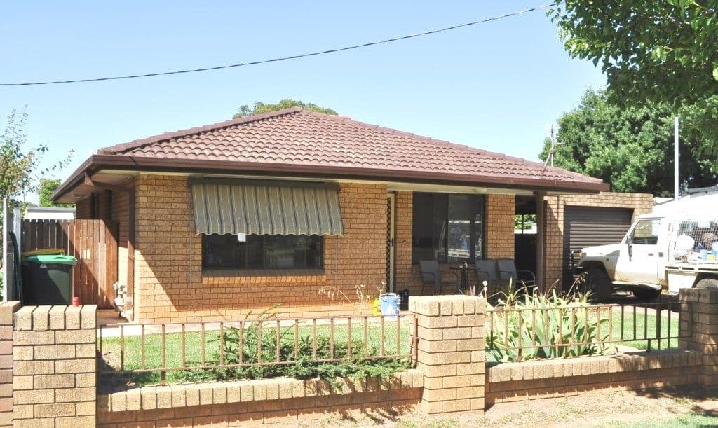 18 Gundagai Road, Cootamundra - Image 1