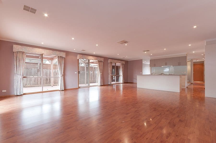28 Yarcombe Crescent, CRAIGIEBURN VIC 3064, Craigieburn - Thumbnail 3