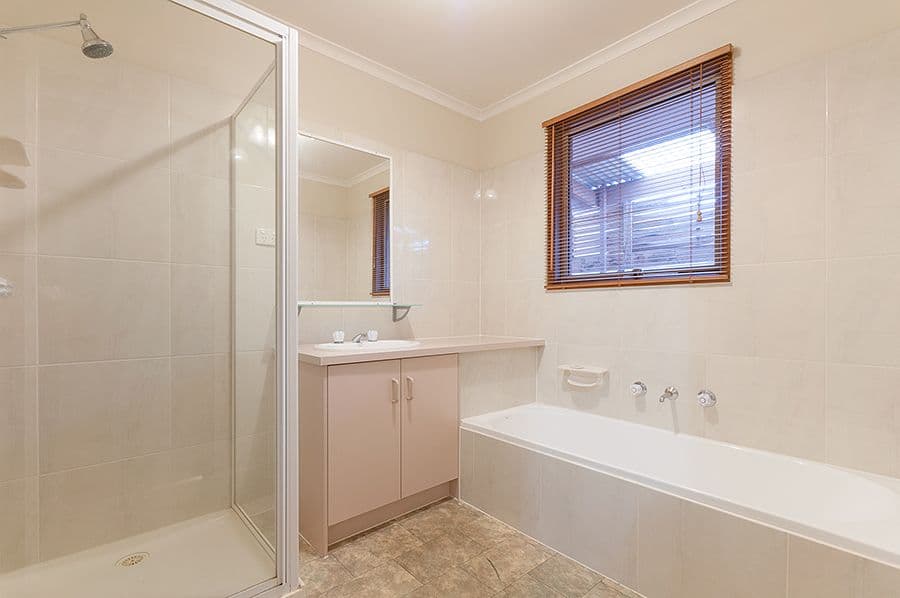 28 Yarcombe Crescent, CRAIGIEBURN VIC 3064, Craigieburn - Thumbnail 5