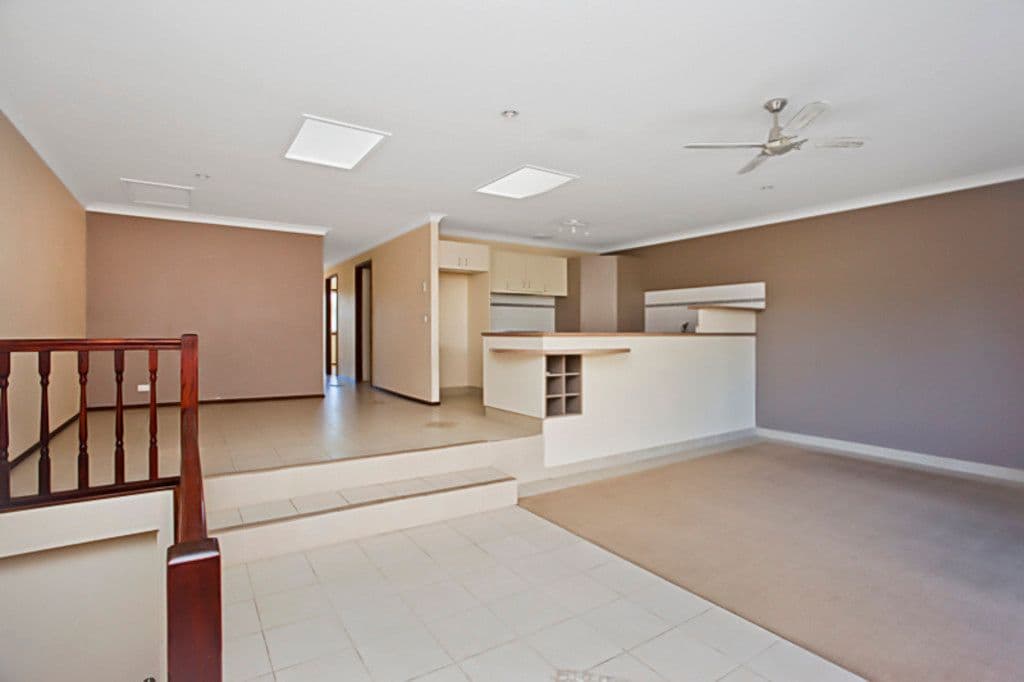 107 Sunshine Boulevard, MERMAID WATERS QLD 4218, Mermaid Waters - Thumbnail 3