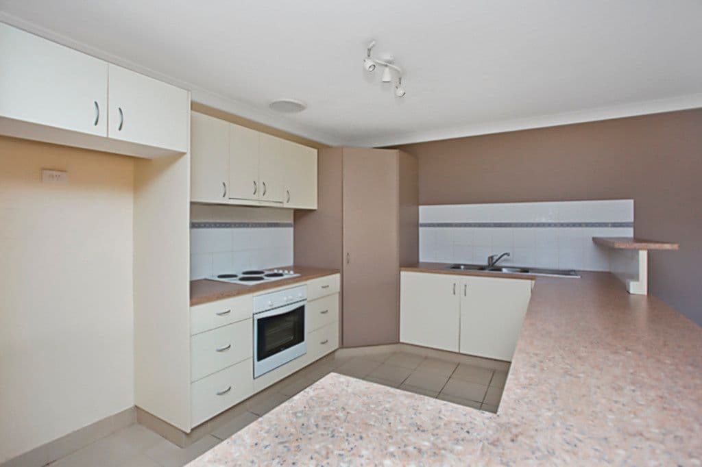 107 Sunshine Boulevard, MERMAID WATERS QLD 4218, Mermaid Waters - Thumbnail 5
