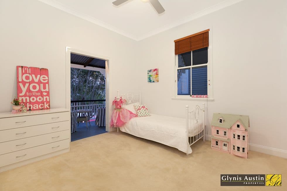 18 Addison Street, RED HILL QLD 4059, Red Hill - Thumbnail 6