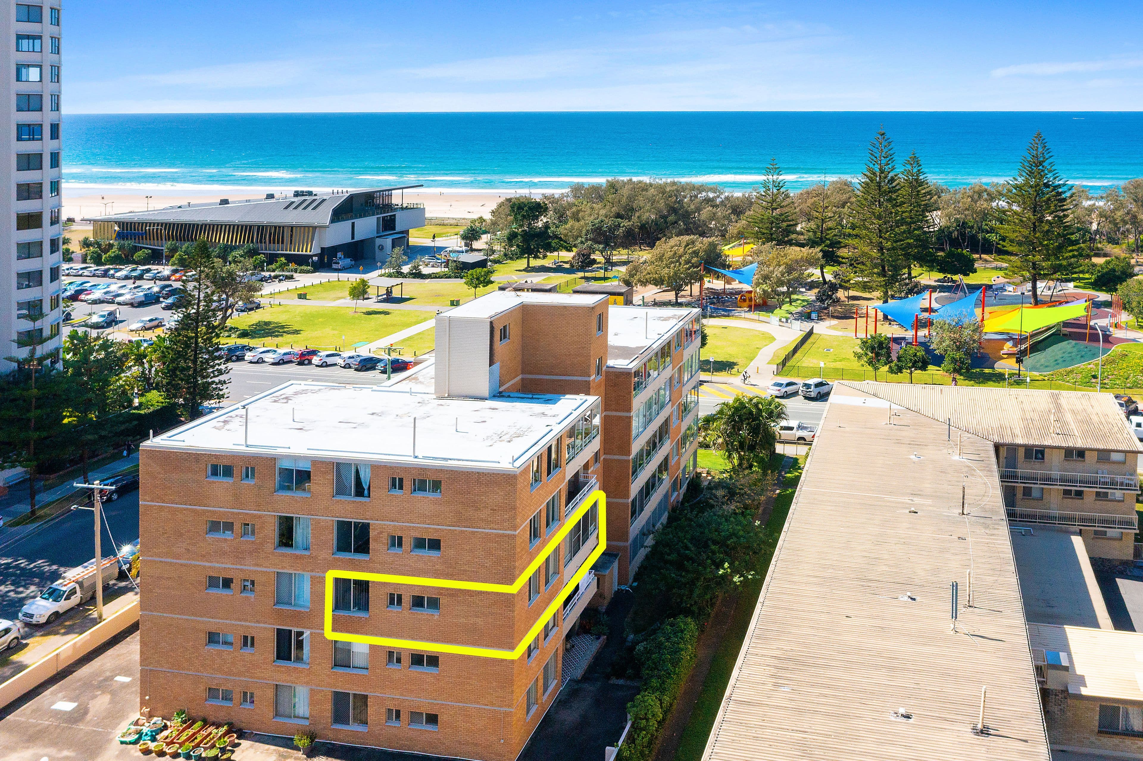 4 Elizabeth Avenue 'Broadbeach Towers', Broadbeach QLD 4218, Broadbeach - Thumbnail 2