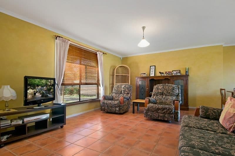 11 Milbong Street, BATTERY HILL QLD 4551, Battery Hill - Thumbnail 3