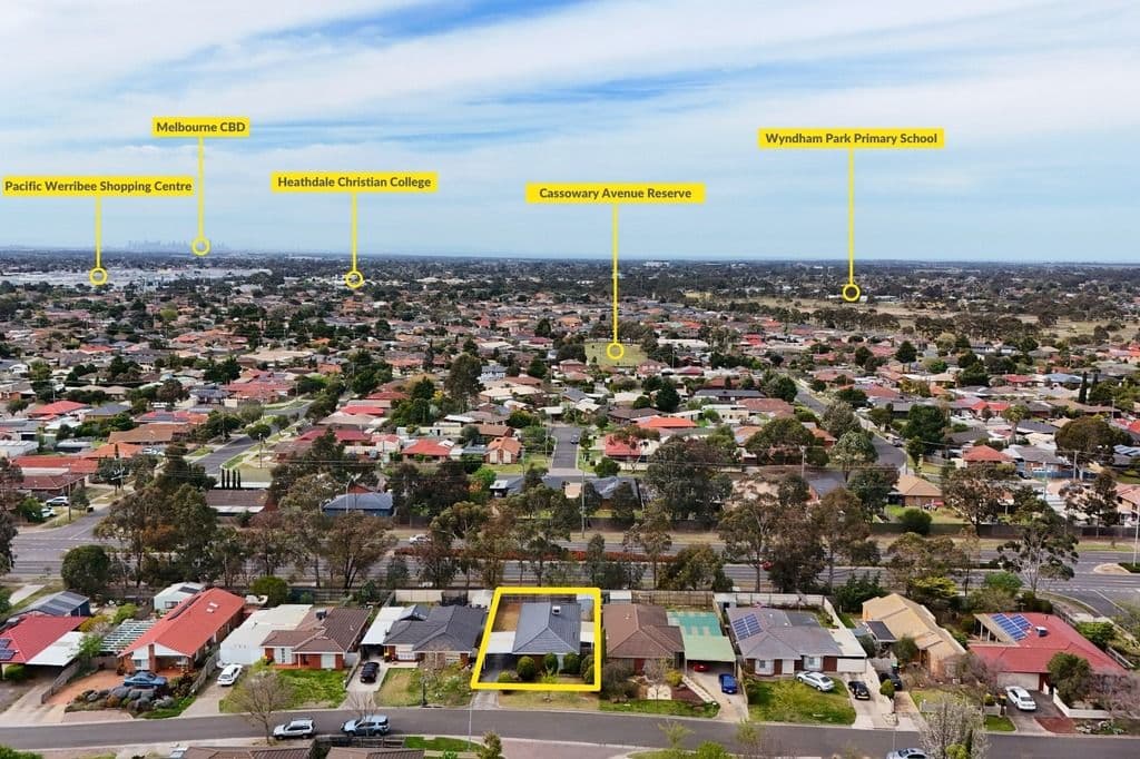 21 Trent Close, Werribee VIC 3030, Werribee - Thumbnail 2