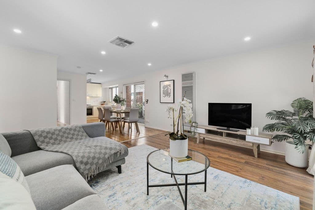 21 Trent Close, Werribee VIC 3030, Werribee - Thumbnail 3