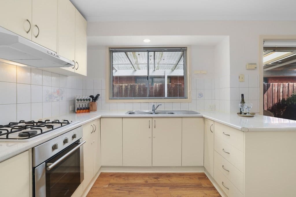 21 Trent Close, Werribee VIC 3030, Werribee - Thumbnail 4