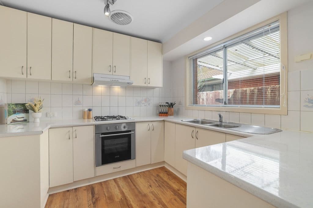 21 Trent Close, Werribee VIC 3030, Werribee - Thumbnail 5