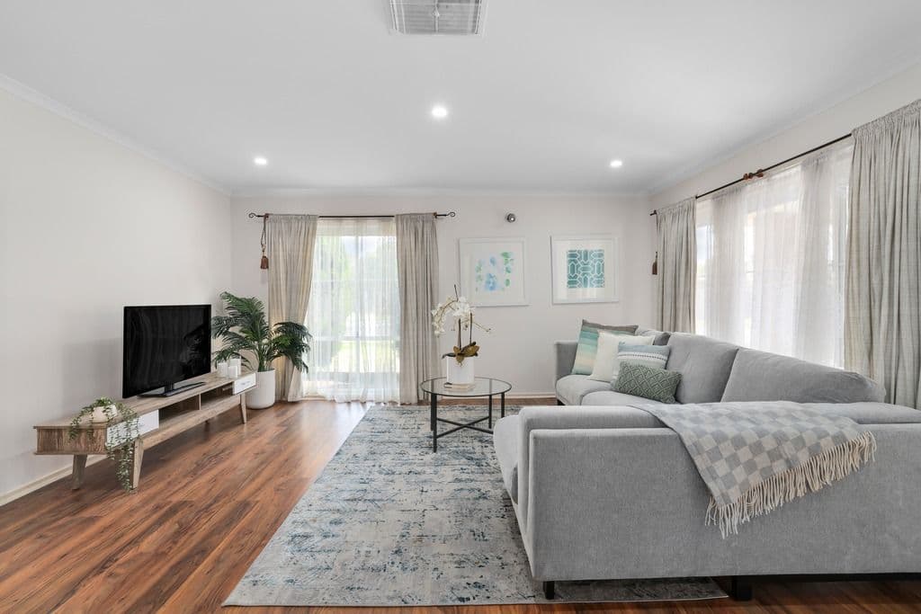 21 Trent Close, Werribee VIC 3030, Werribee - Thumbnail 7
