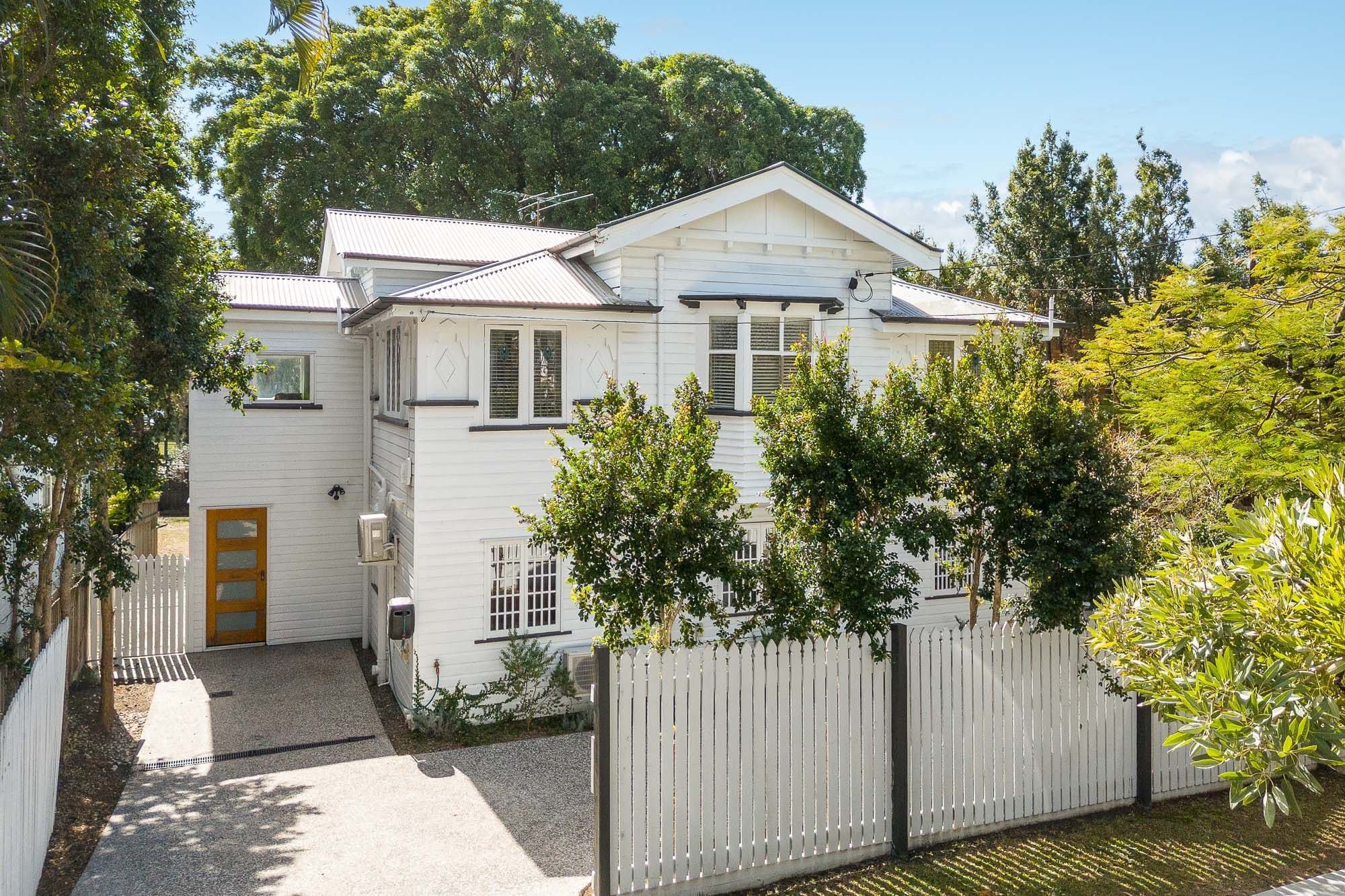 11 Dutton Street, Hawthorne QLD 4171, Hawthorne - Image 1