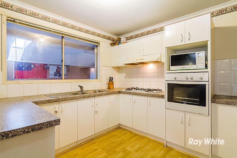 27 Cornwell Crescent, Cranbourne East VIC 3977, Cranbourne East - Thumbnail 4