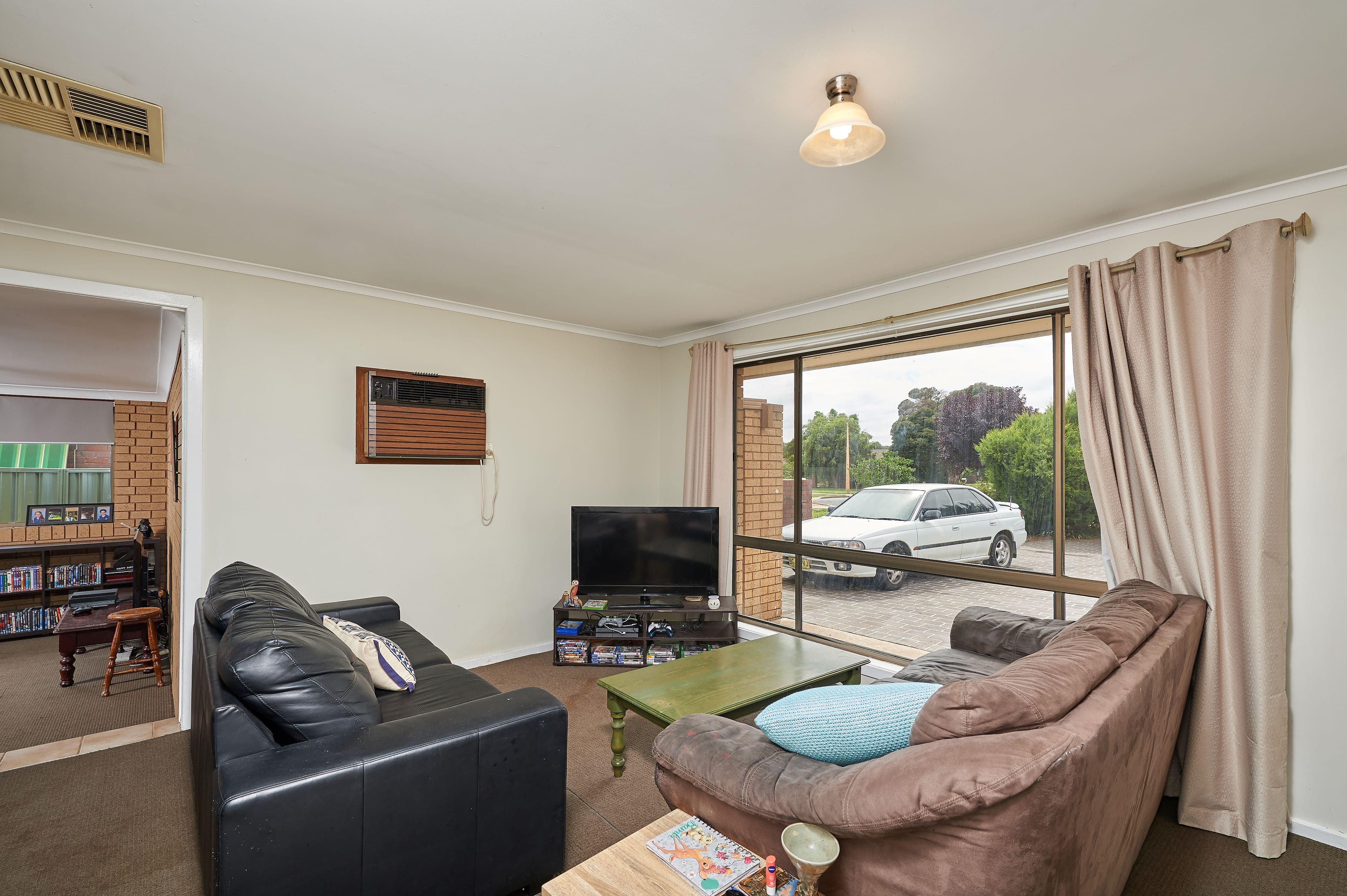93 Mckell Avenue, Mount Austin - Thumbnail 2